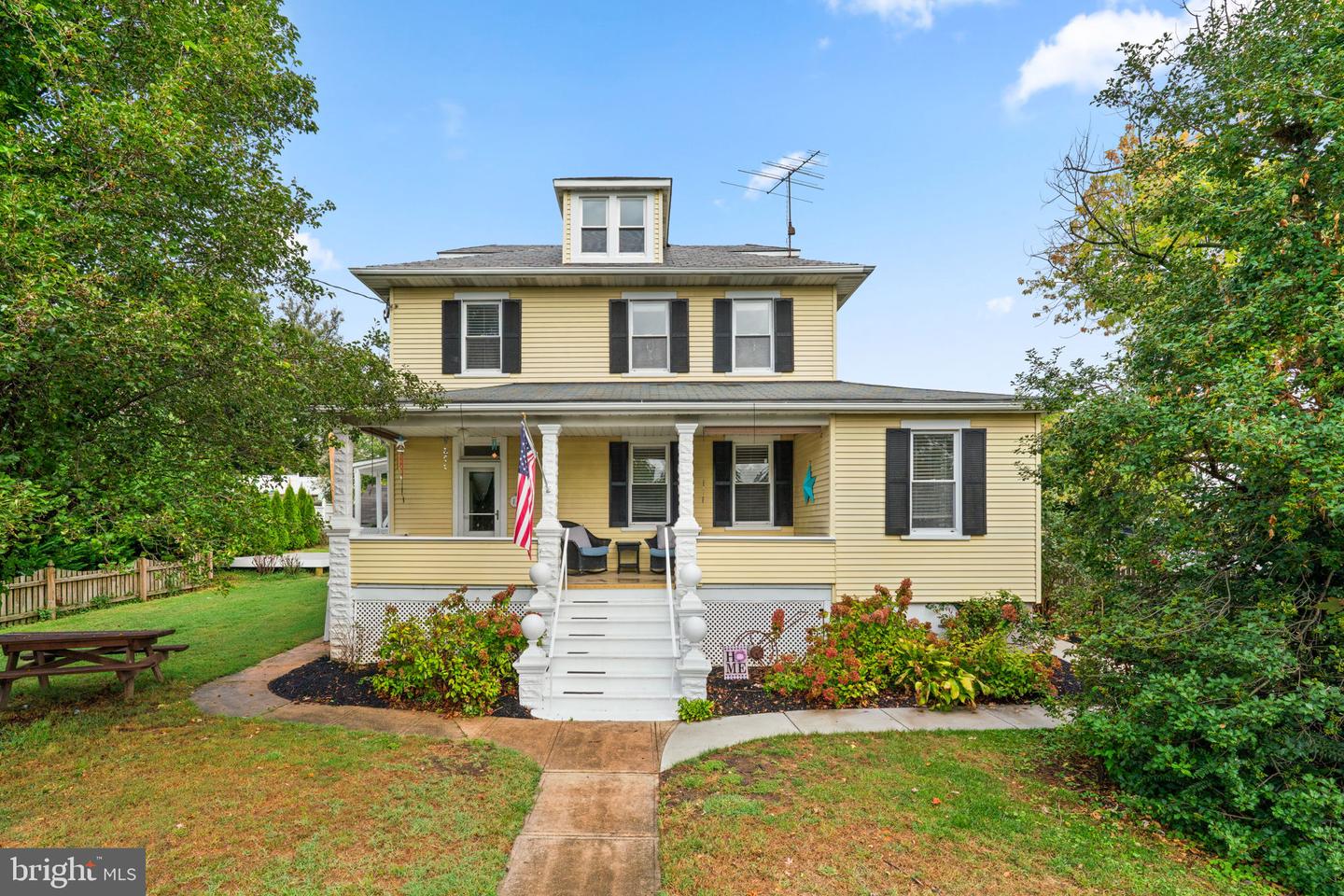 1250 Francis Avenue, Arbutus