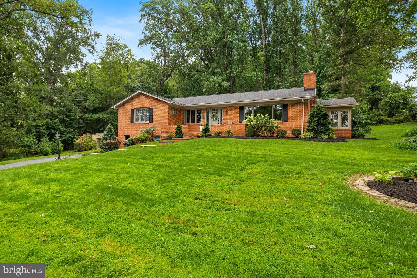 5507 Williams Road, Hydes