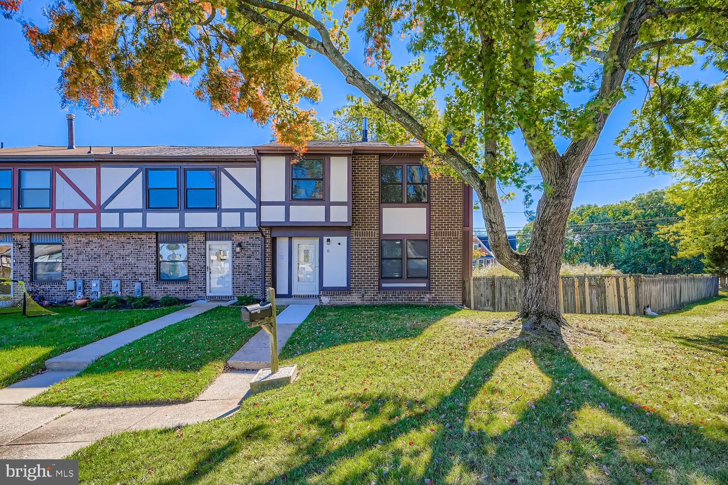 8 Neves, Parkville