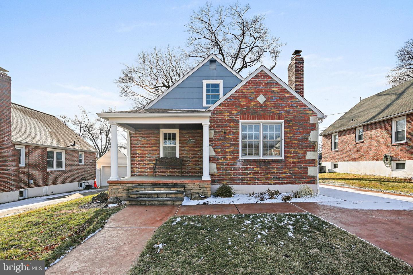 3049 Oak Forest Drive, Parkville