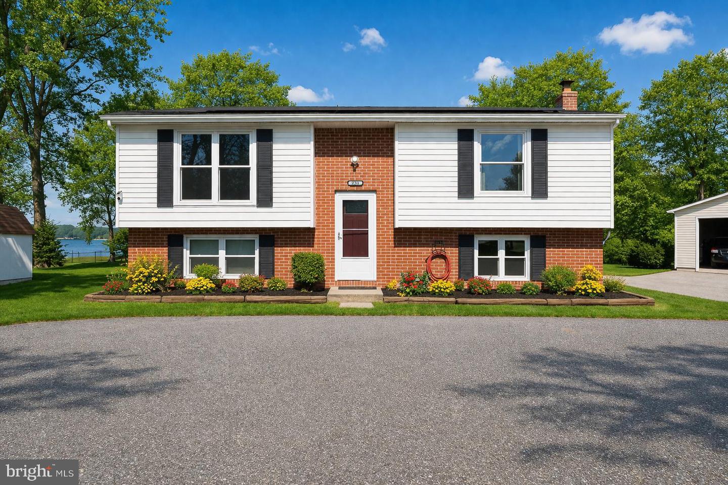 221 Antietam Road, Essex