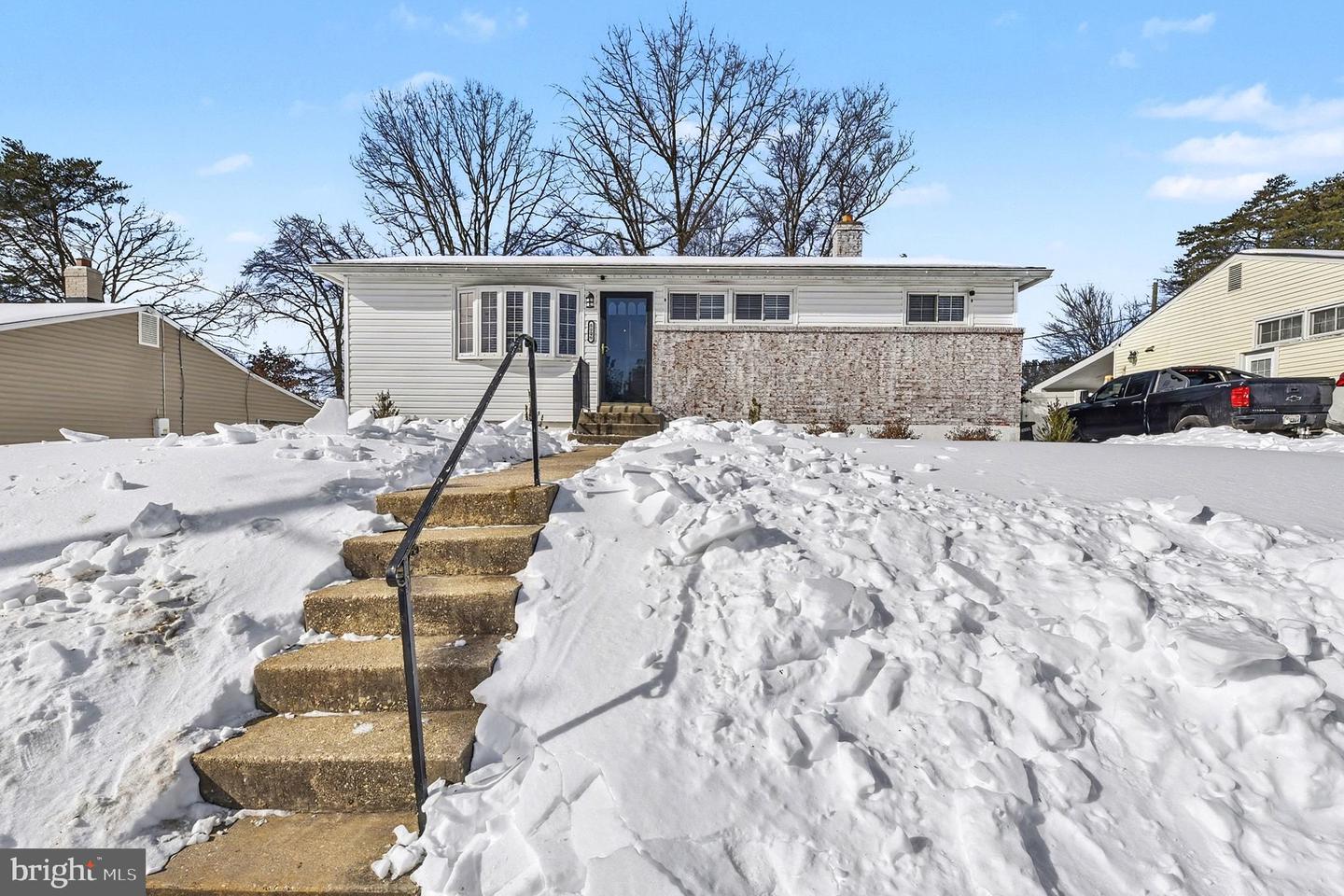 8806 Lakewood, Parkville