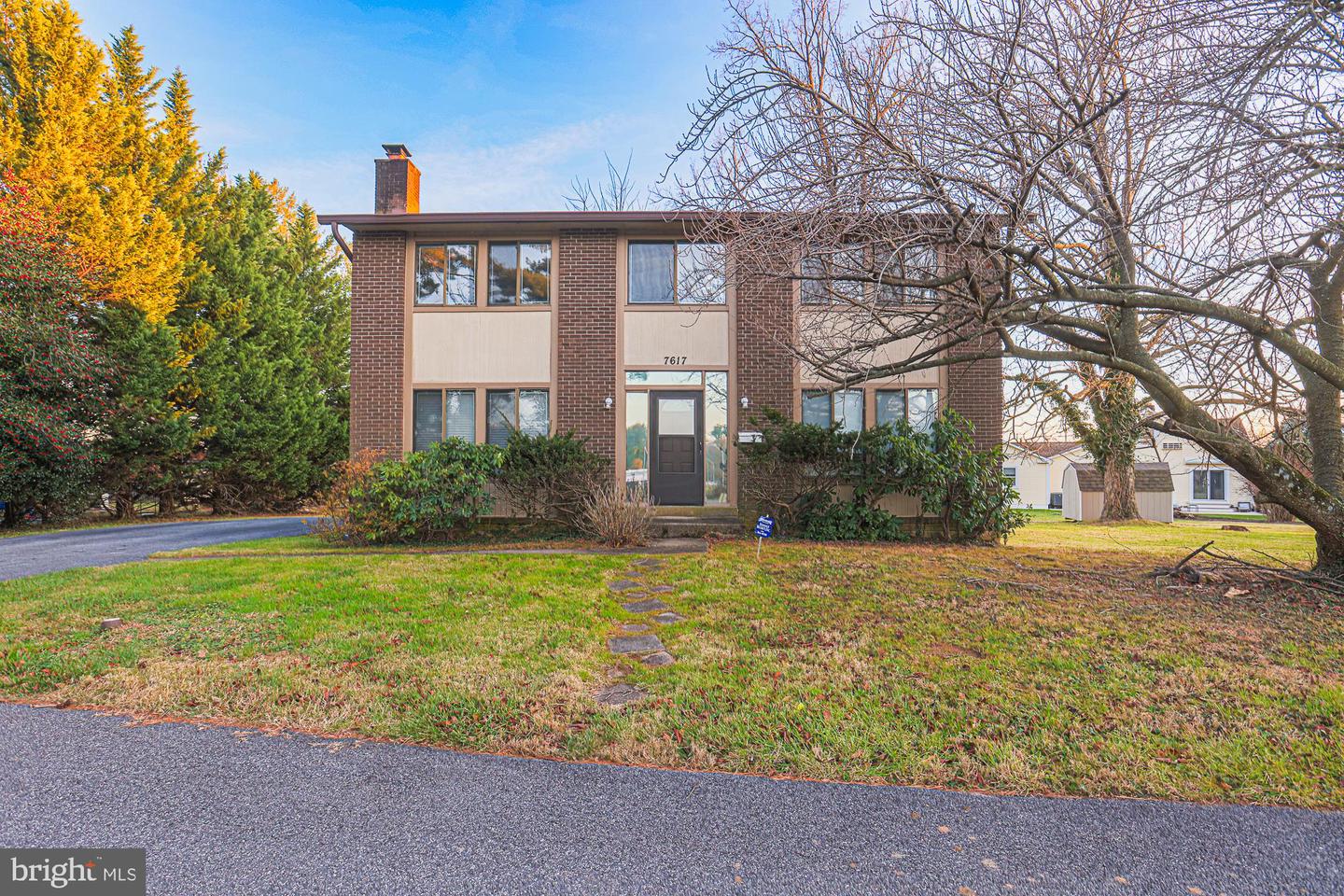 7617 7 Mile Lane