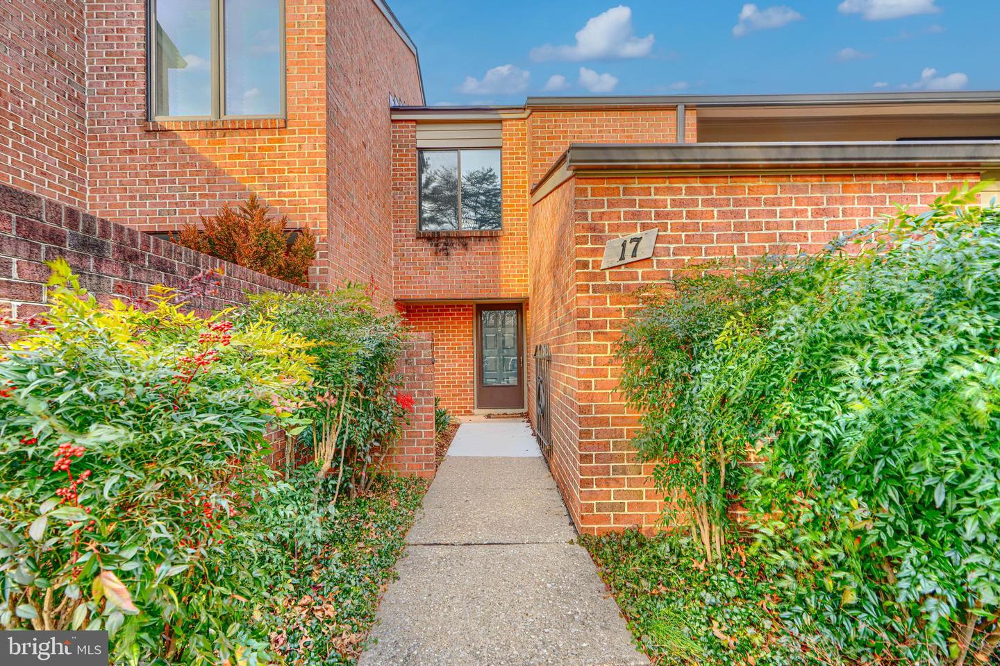 17 Oakhampton Drive, Lutherville Timonium