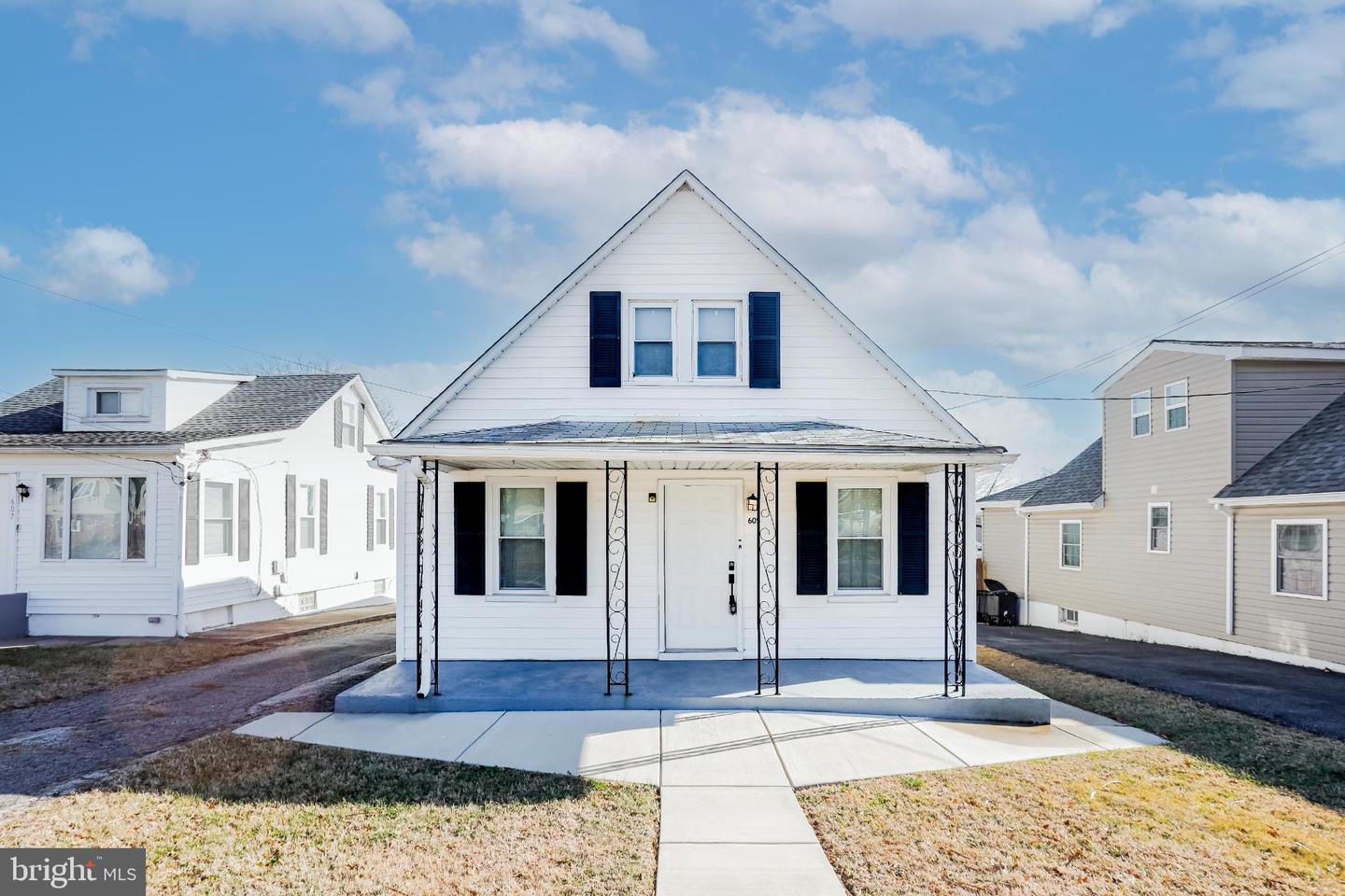 605 Mace Avenue, Essex