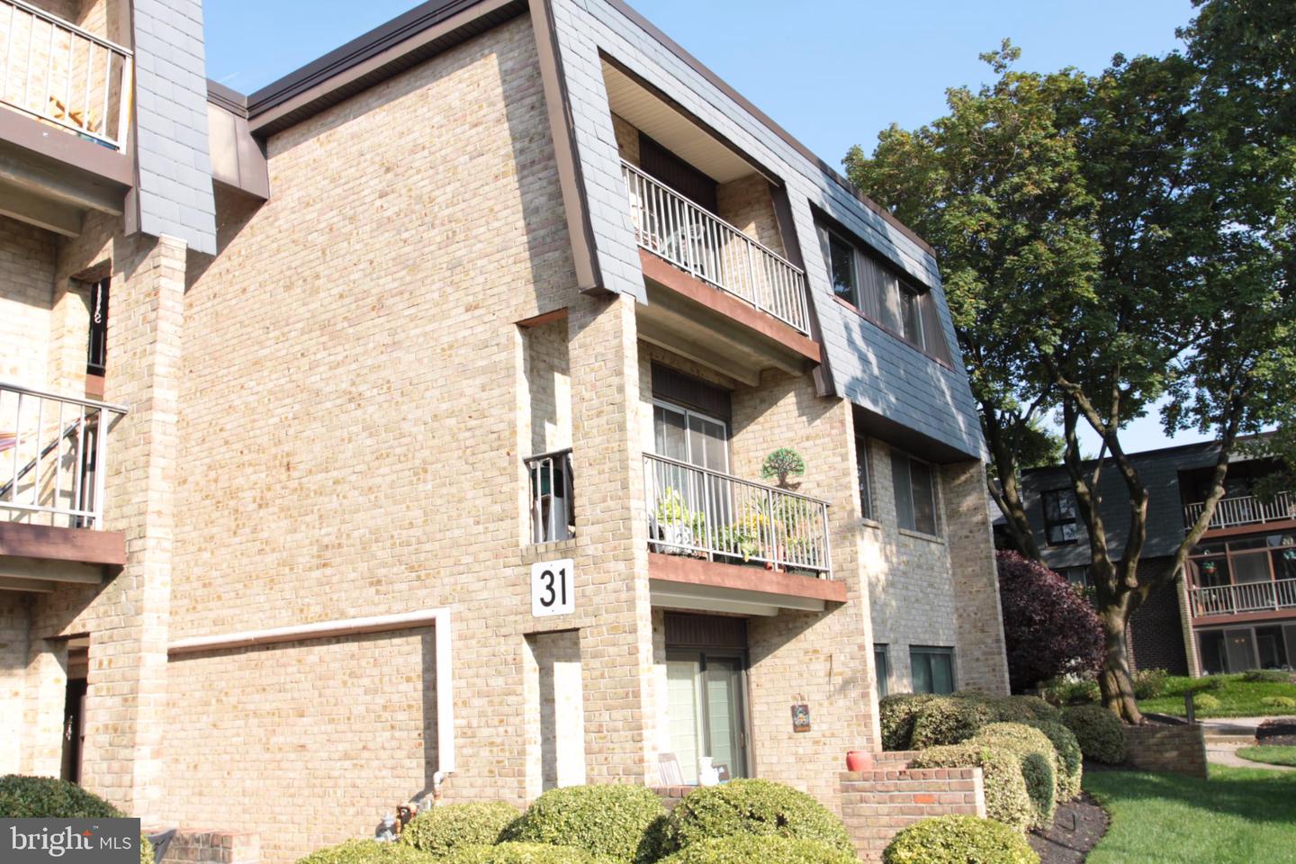 31 Stonehenge Circle
