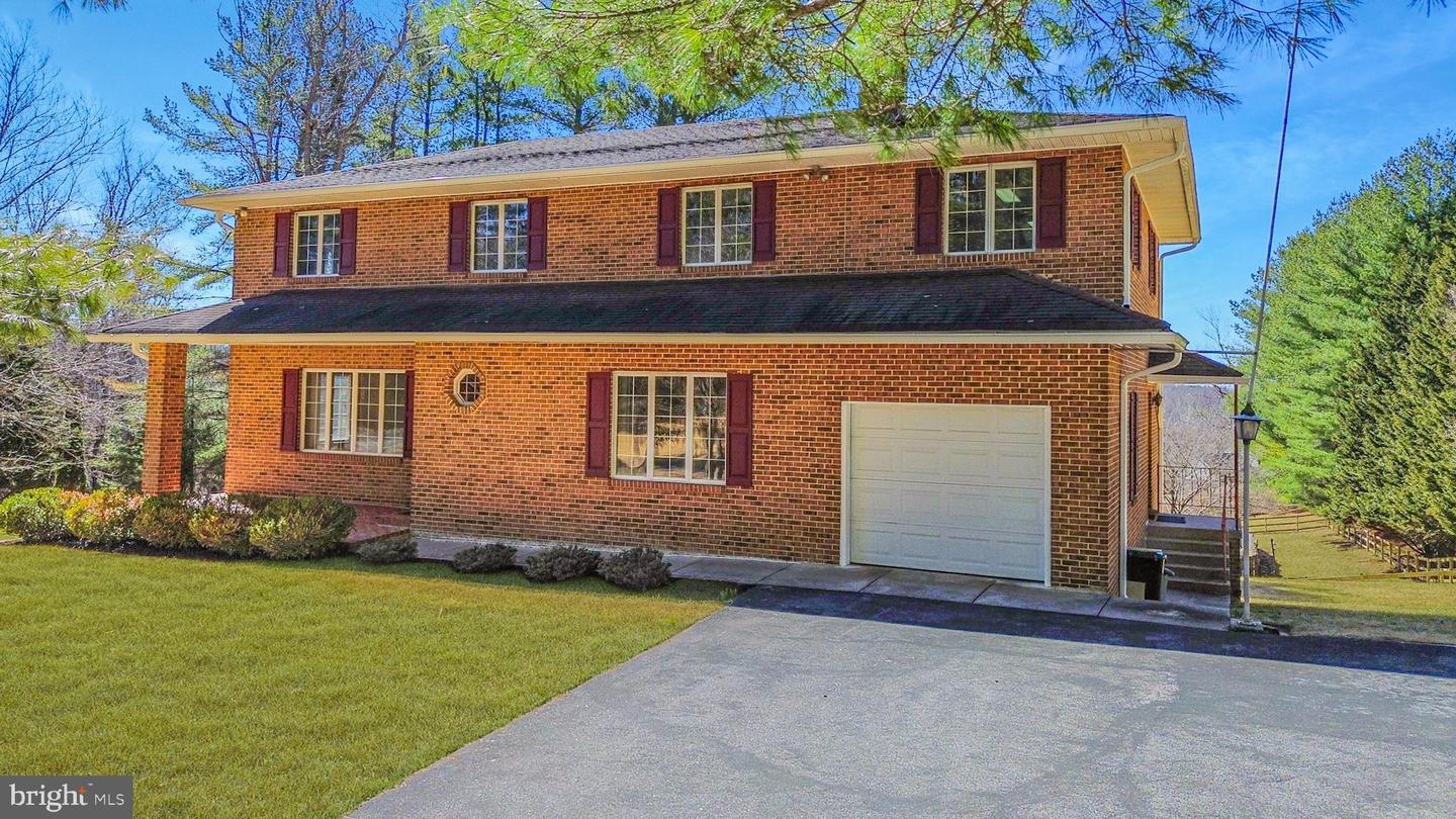 1052 Green Hill Farm Road, Reisterstown