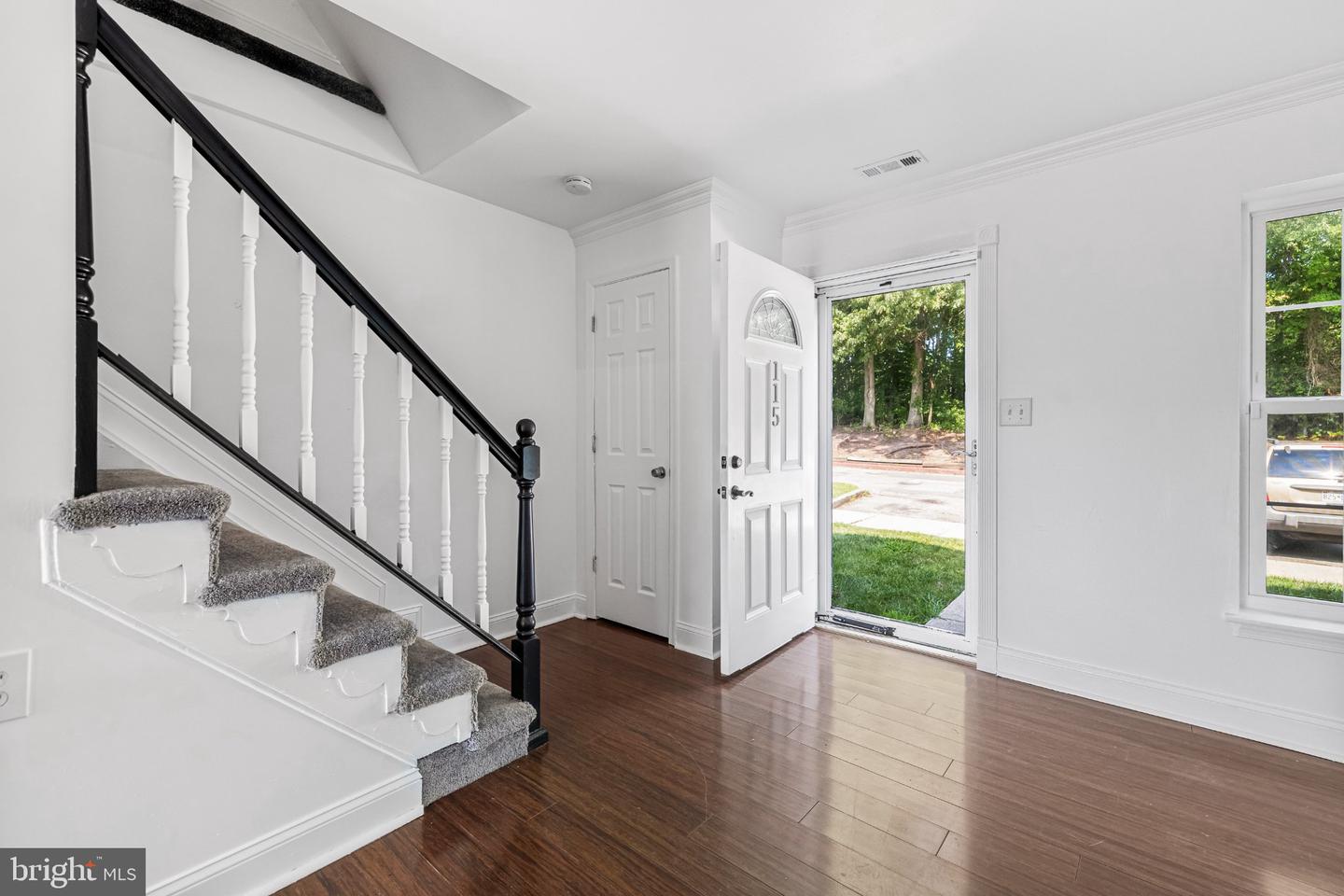 115 Marine Oaks
