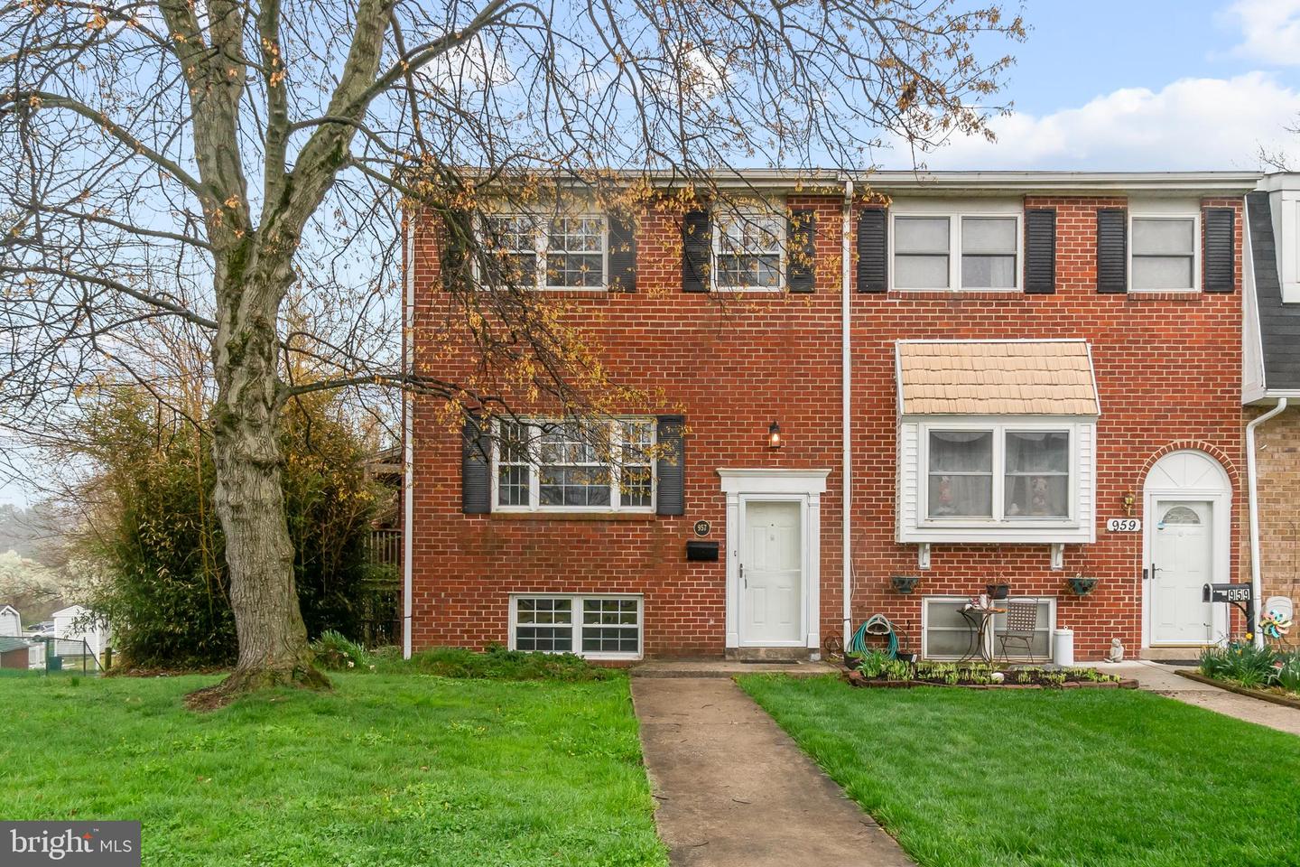 957 Stormont Circle, Baltimore