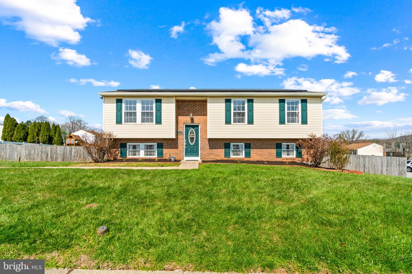 9469 Seven Courts Drive, Nottingham