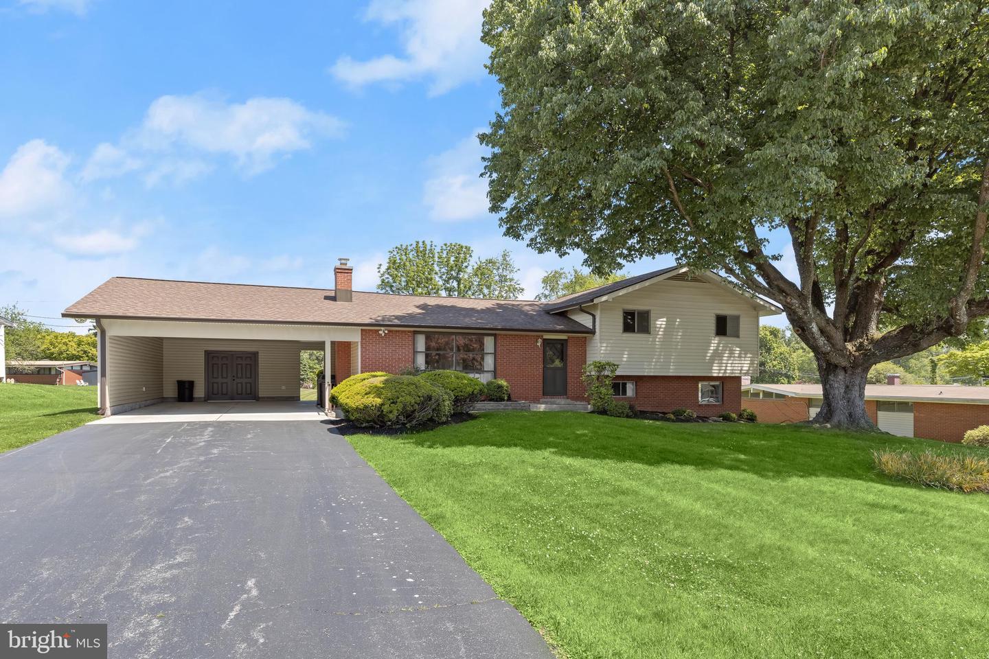 3416 Manor Hill Road, Pikesville