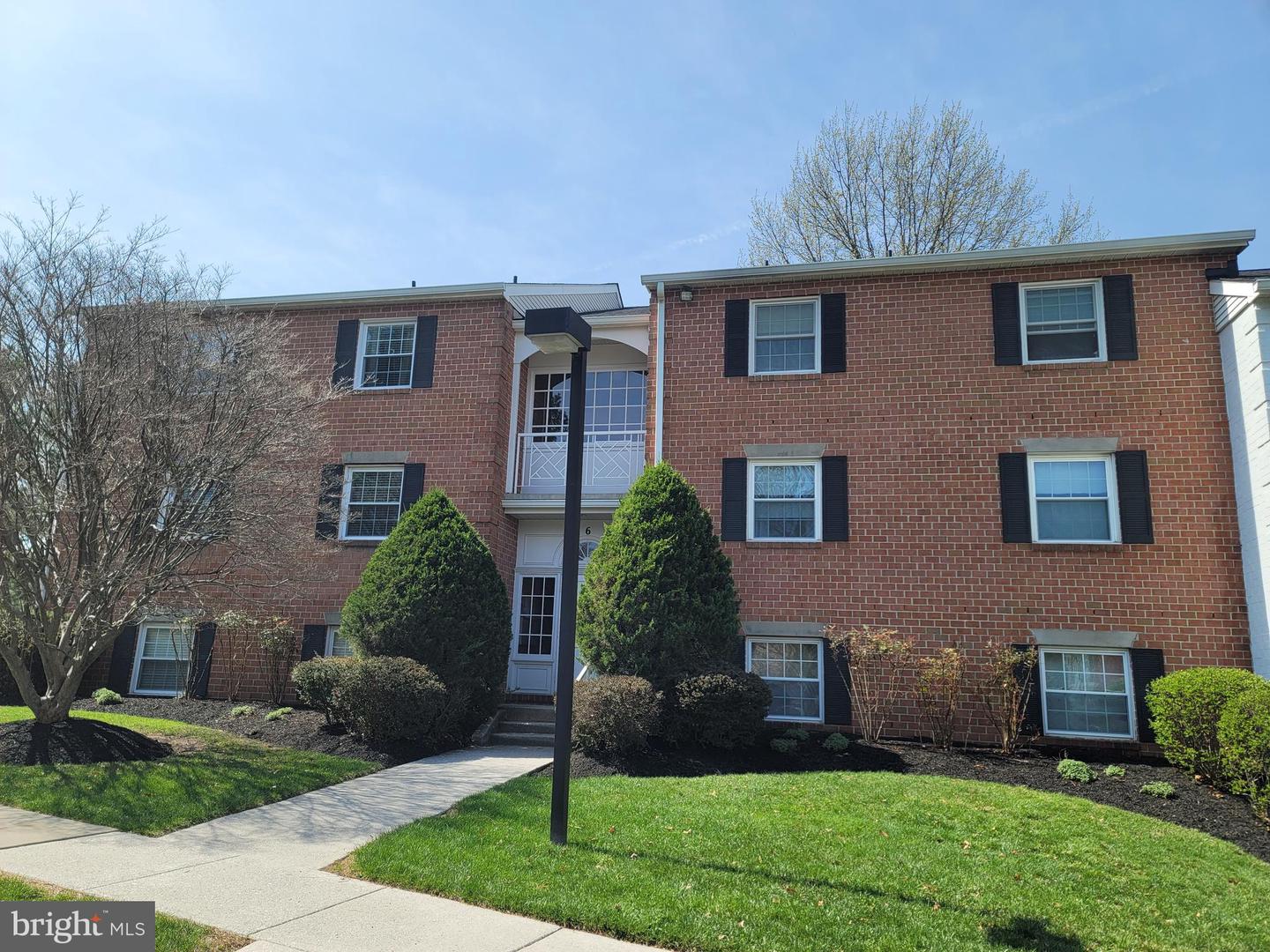 6 Elphin Court #201