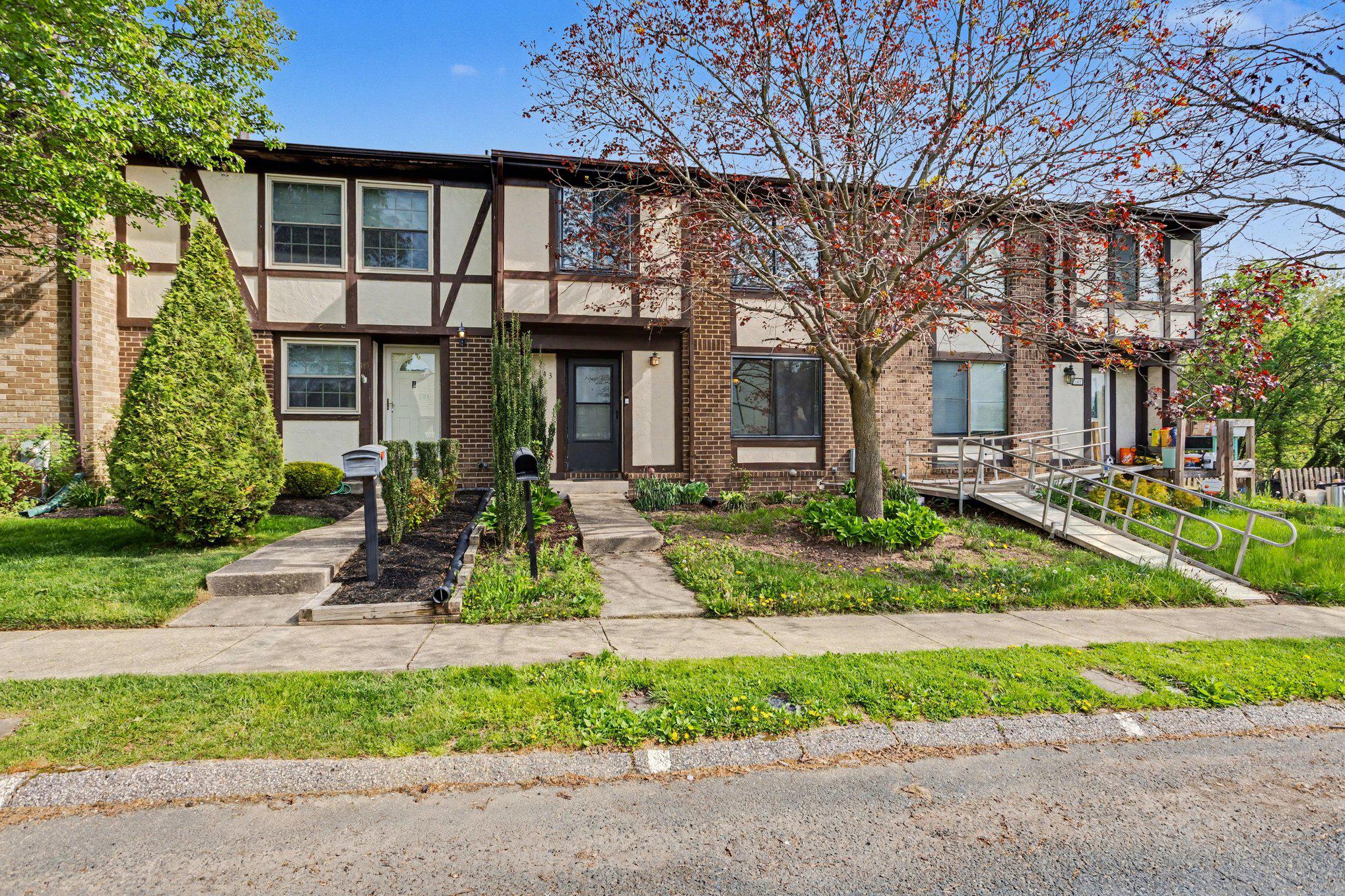 143 Bourbon Court, Parkville