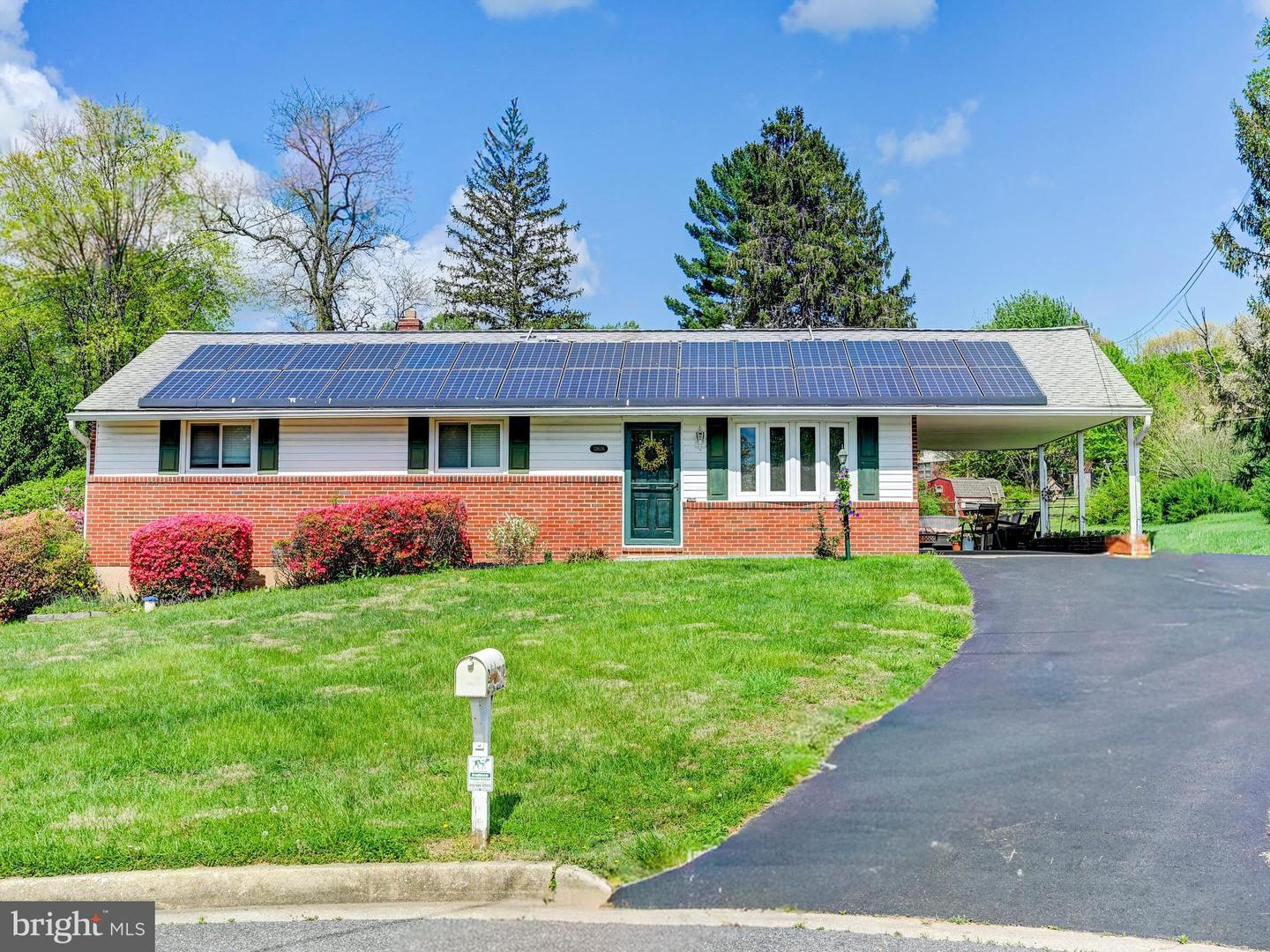 12606 Louise Avenue, Fork