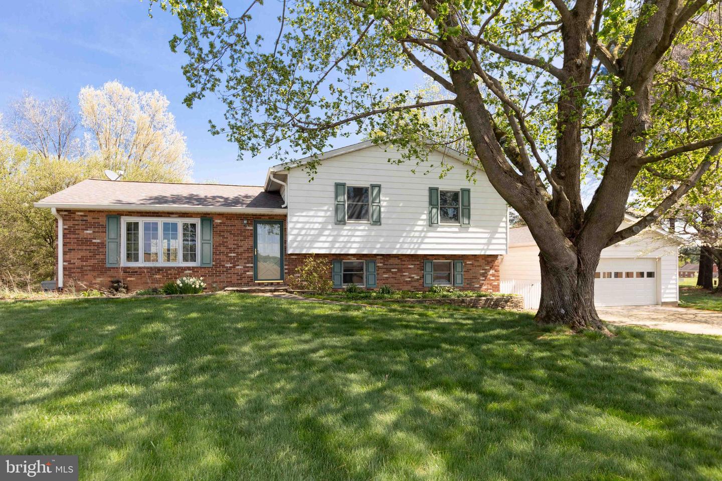 17605 Grace Road, Hampstead