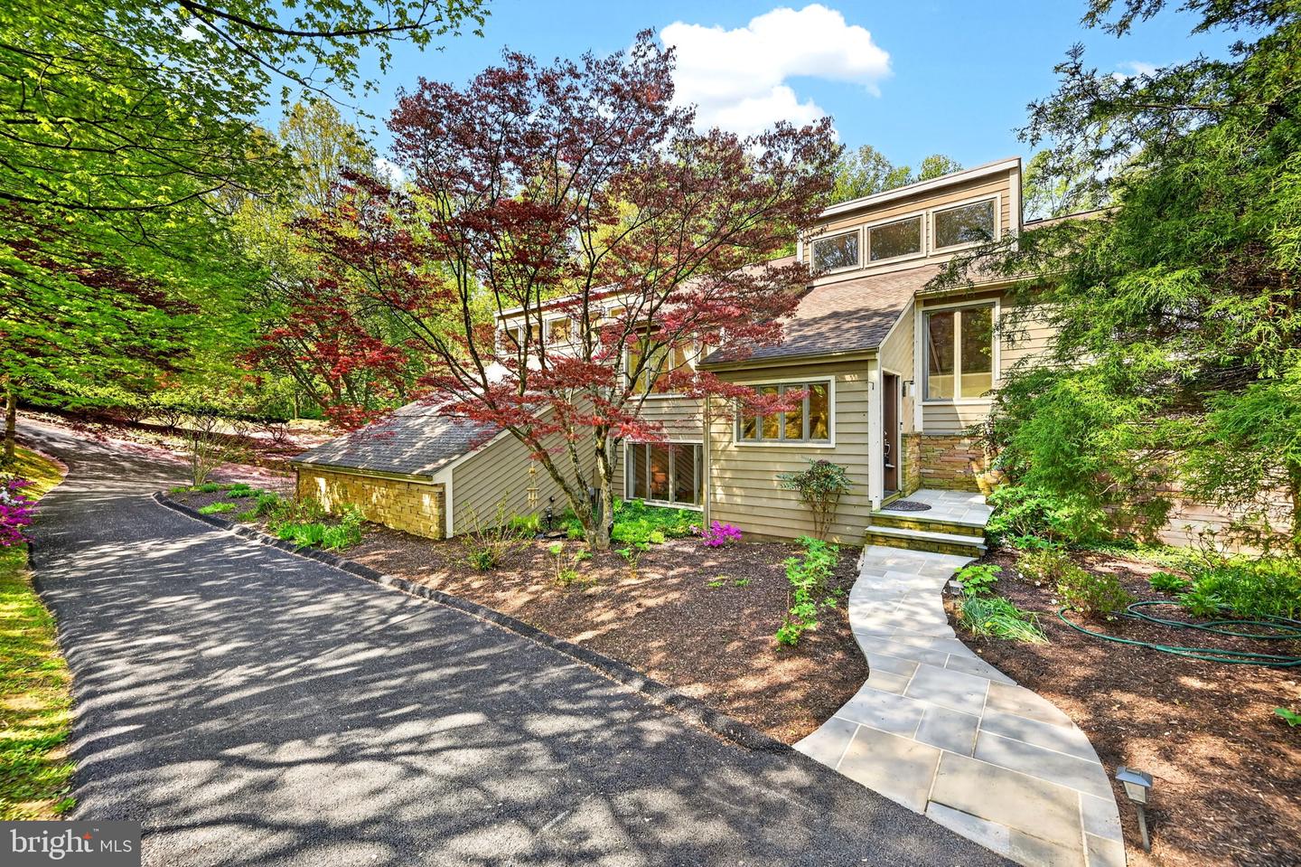 16 Seven Springs Court, Phoenix