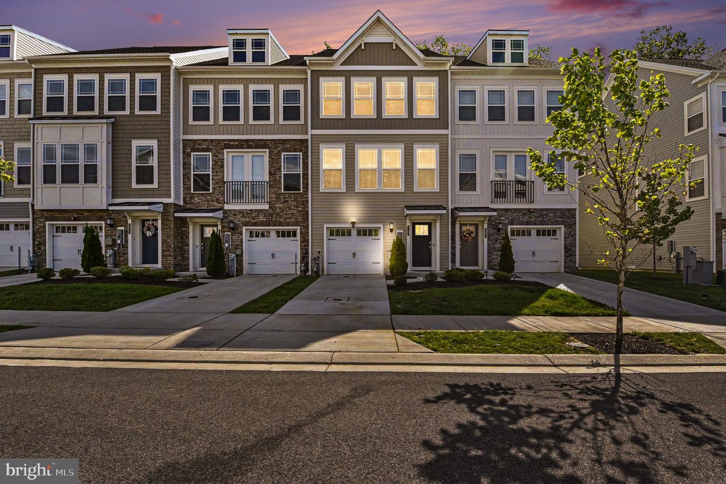238 Waterstone Rd
