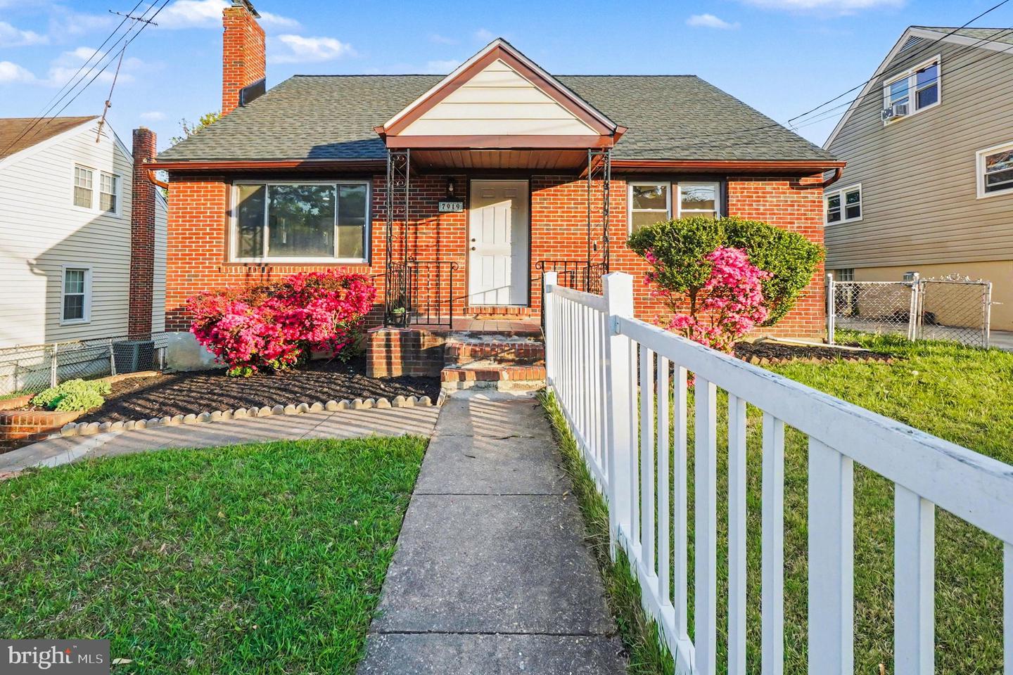 7919 Montrose Avenue, Rosedale