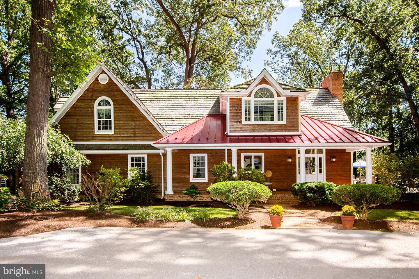 18603 Falls Road, Hampstead
