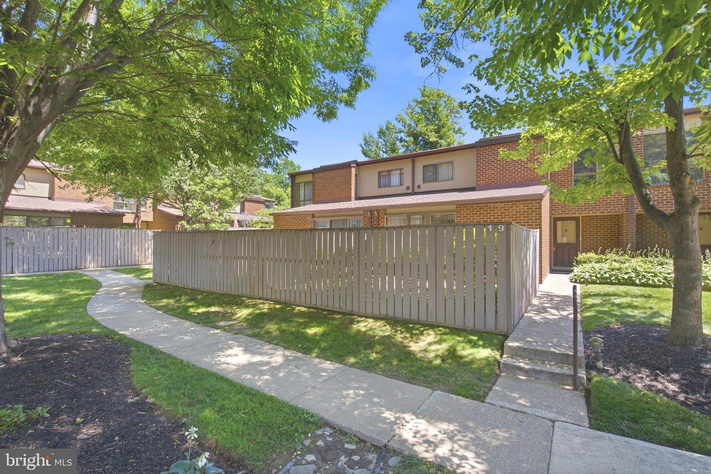 19 Saddle Court #b