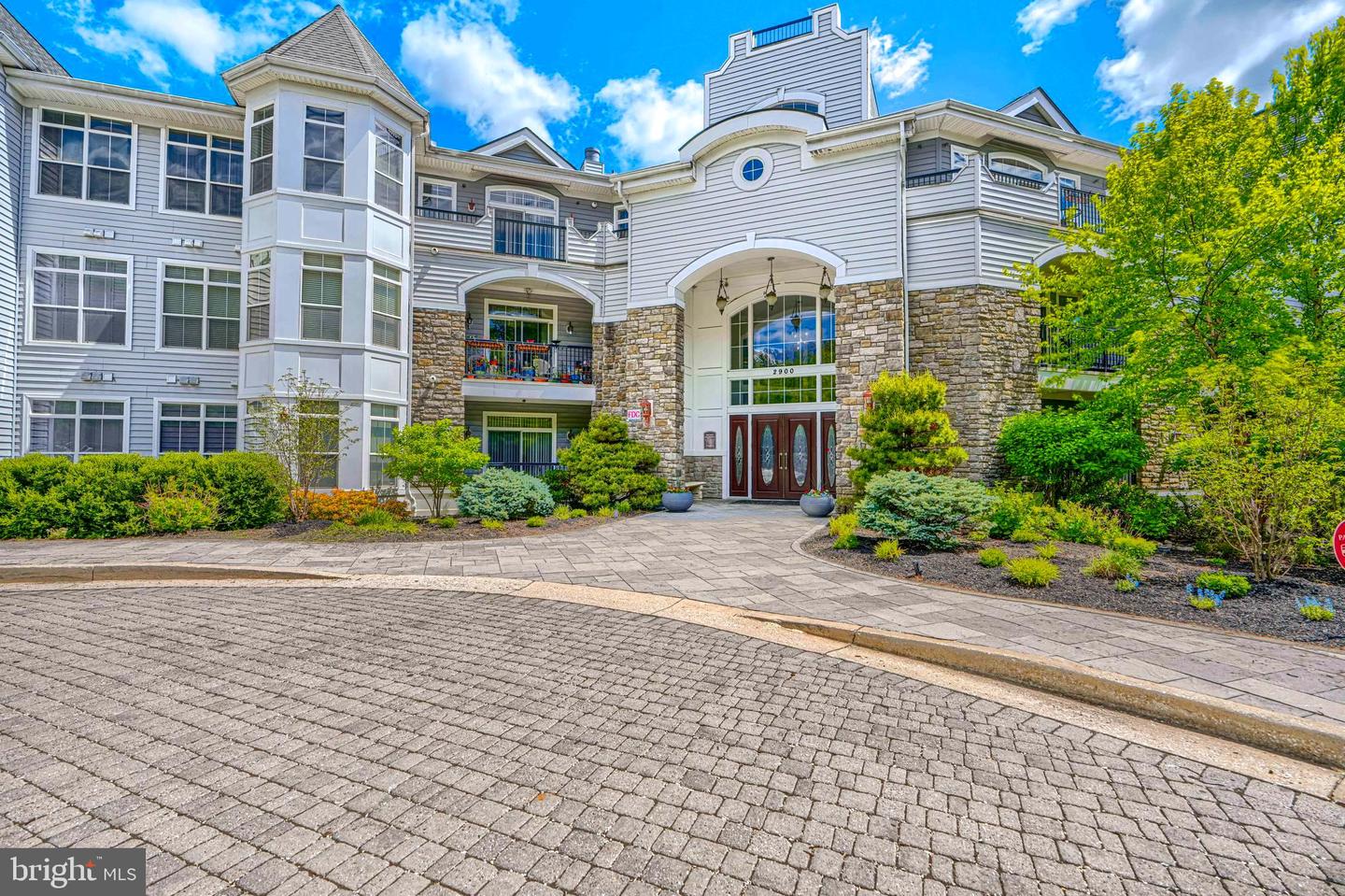 2900 Stone Cliff Drive #105