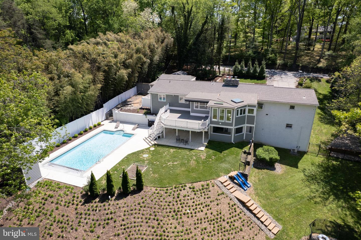 2728 Old Court