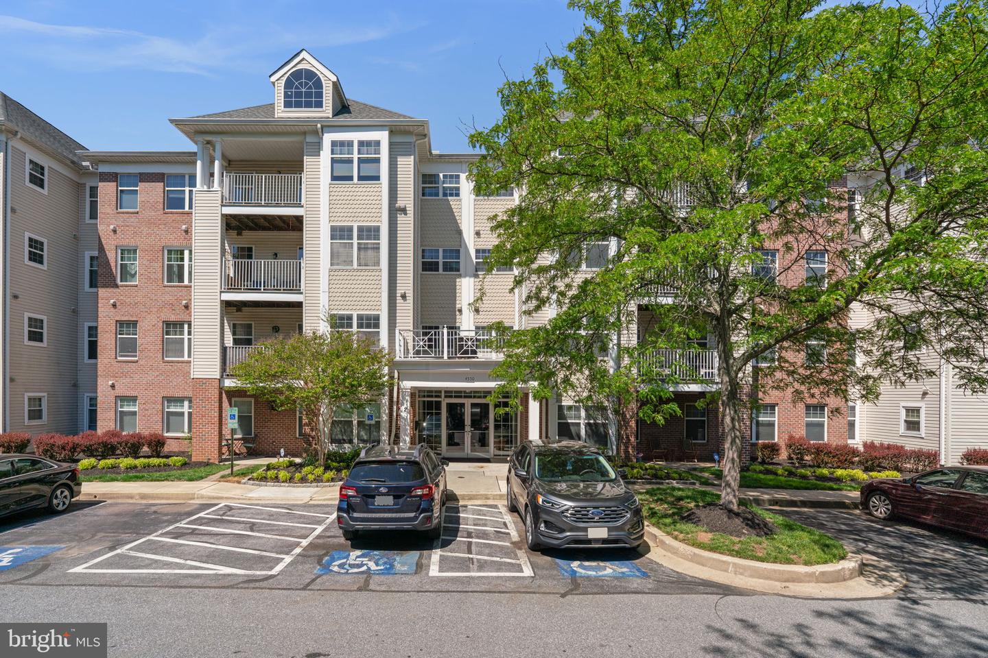 4550 Chaucer Way #406