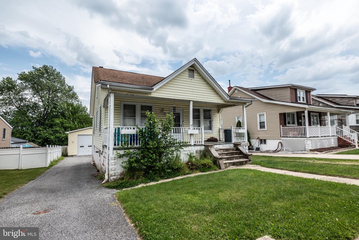 119 Leslie Avenue