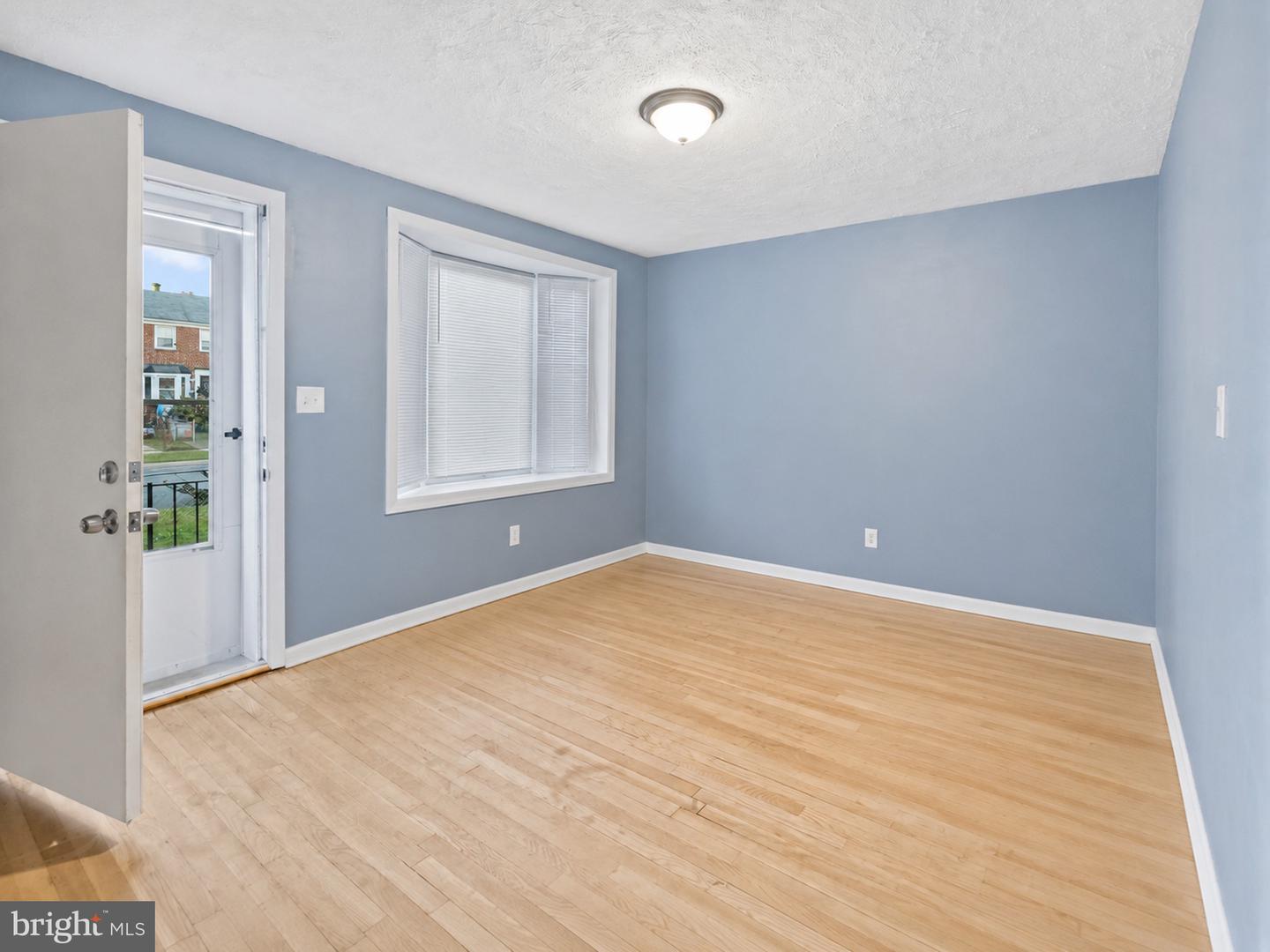 1943 Dineen Dr
