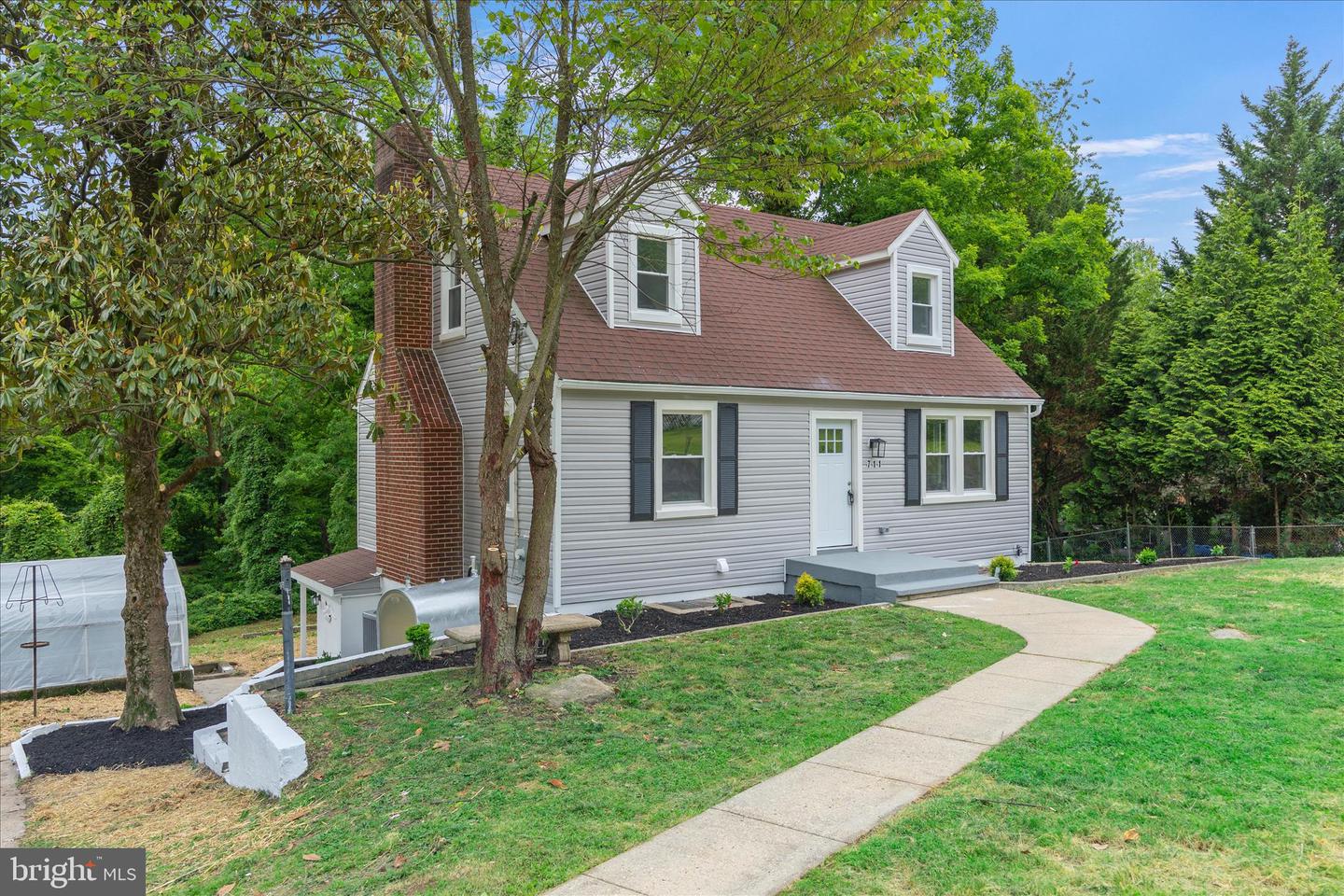 711 Woodland Drive
