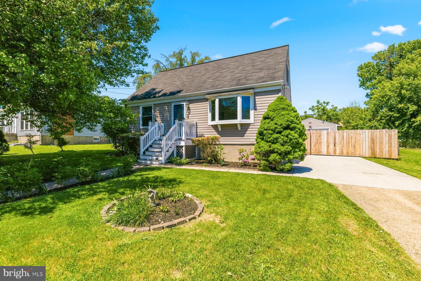 9704 Oakdale Avenue, Parkville