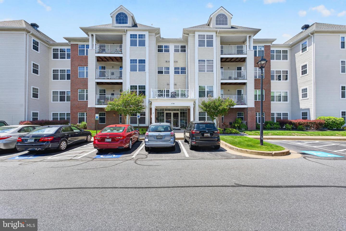 4500 Chaucer Way #101