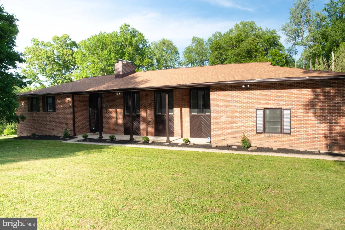 600 Earlton Court