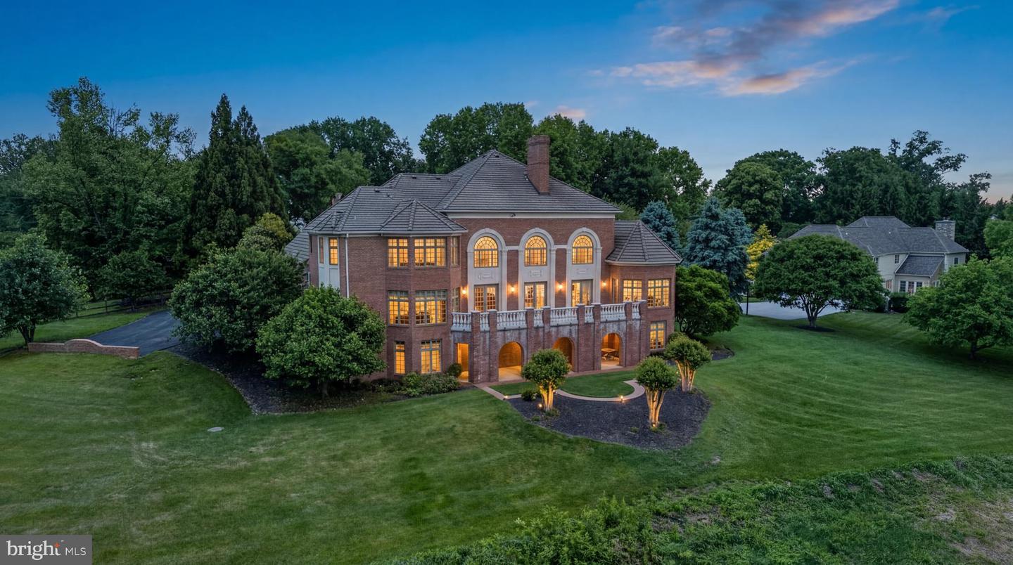 815 Hillstead Drive