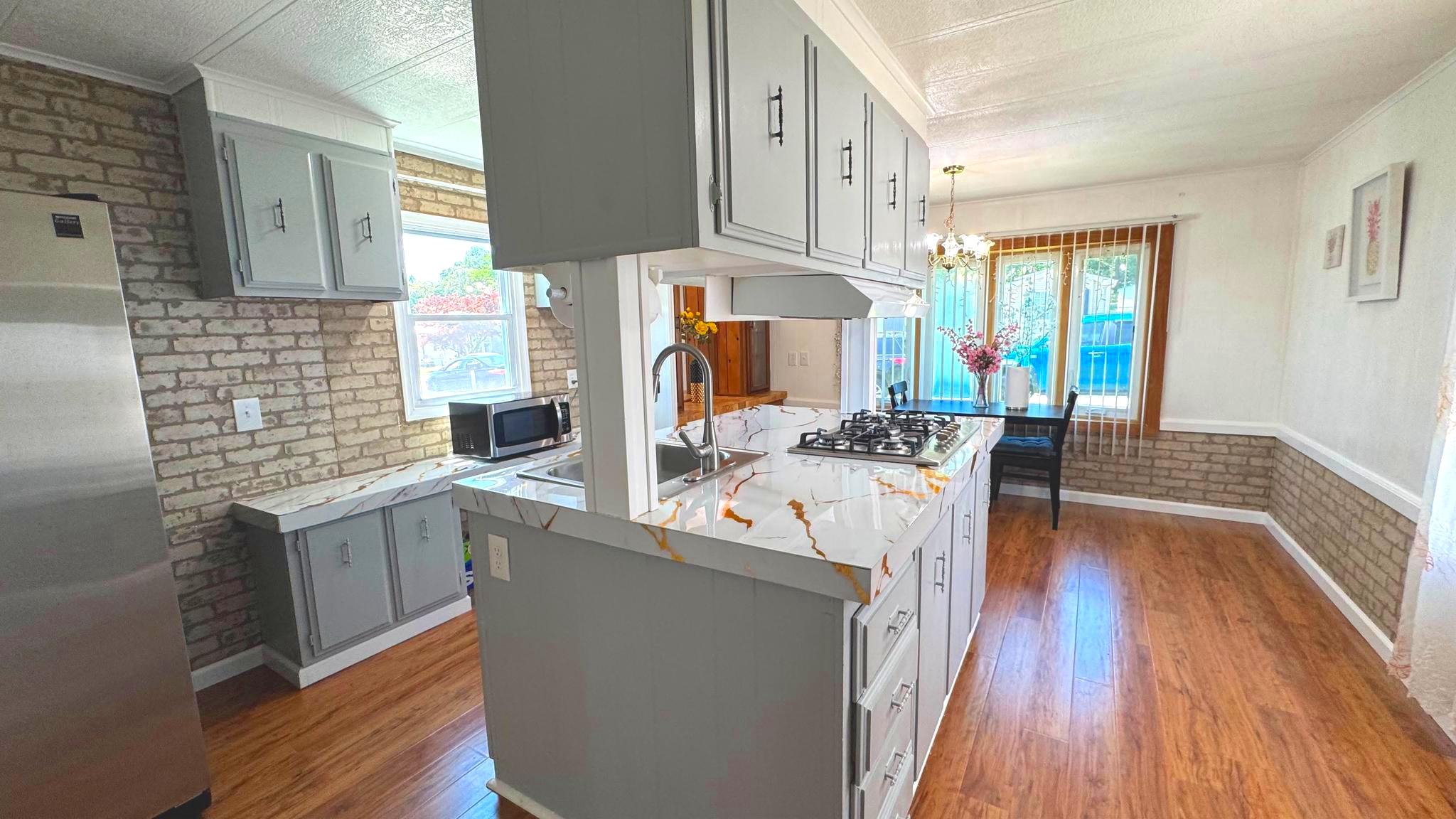 28 Rockywood Lane
