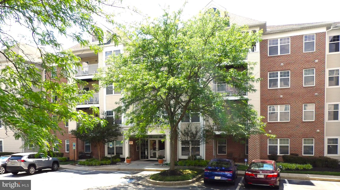 4550 Chaucer Way # 302