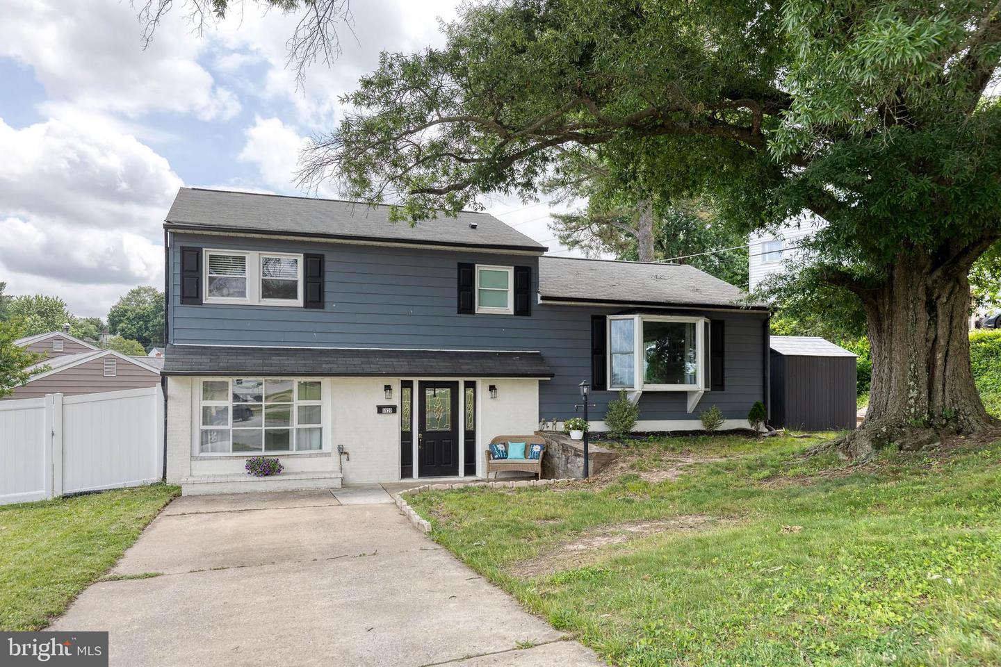 5820 Heron Drive