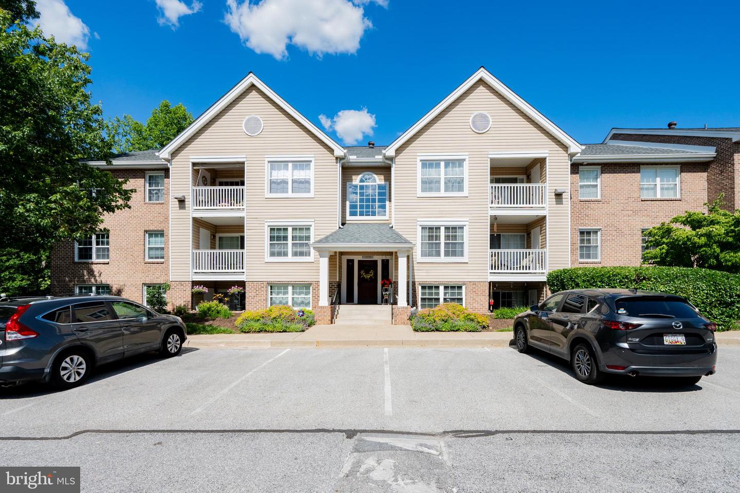 3 Ginford Place #204