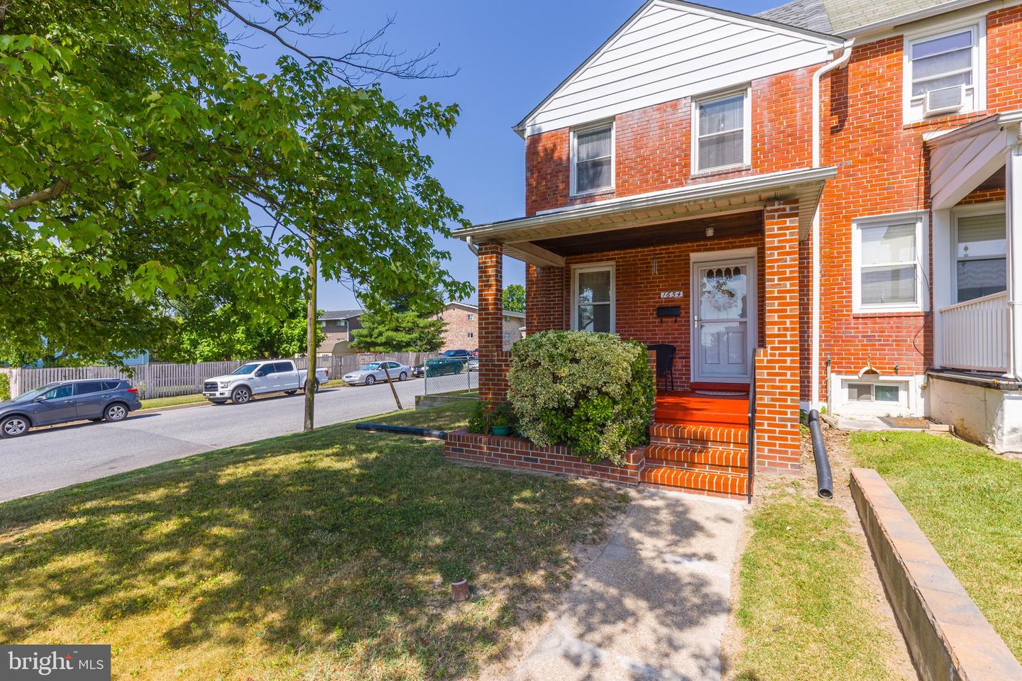 1654 Manor Road