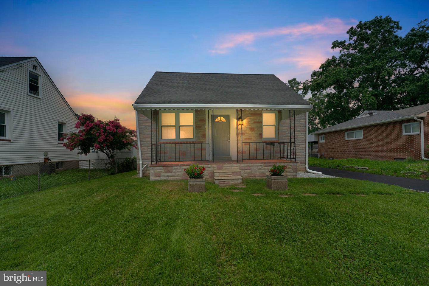 1608 Howard