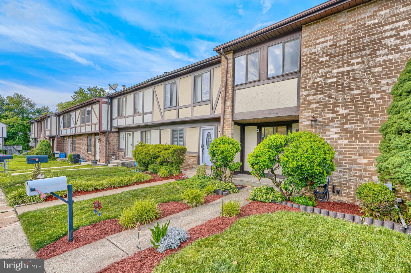 127 Bourbon Court