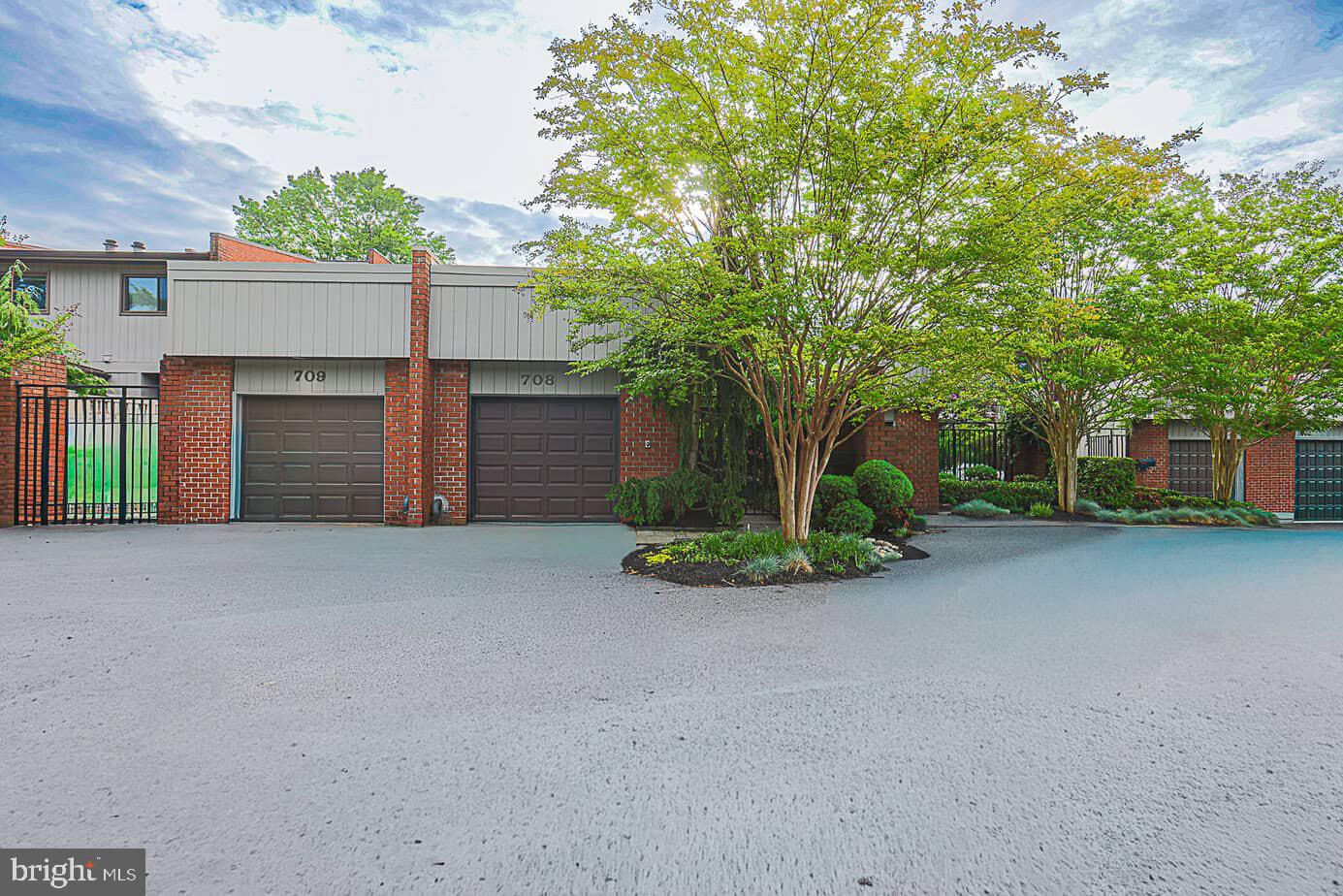 708 Old Crossing Drive