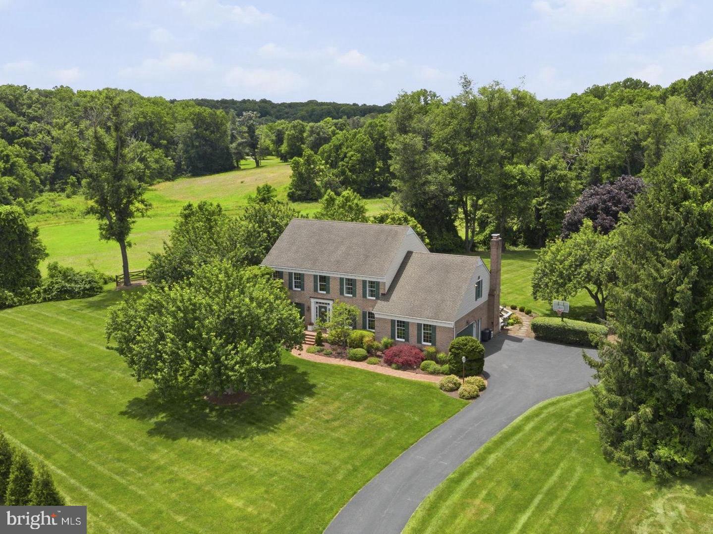 24 Manor Knoll Court