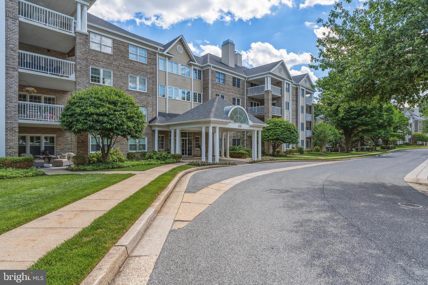 215 Belmont Forest Court #403