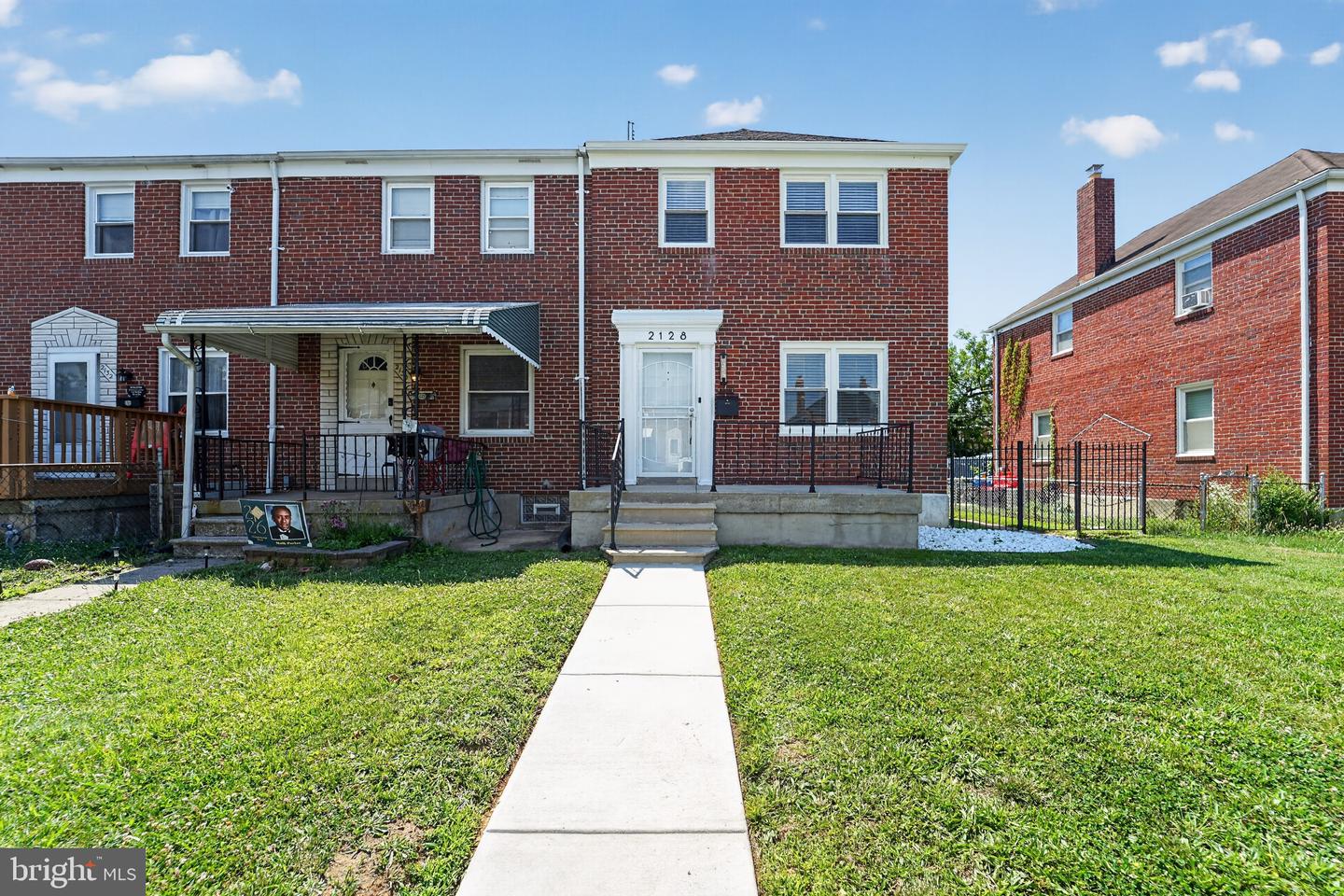 2128 Redthorn