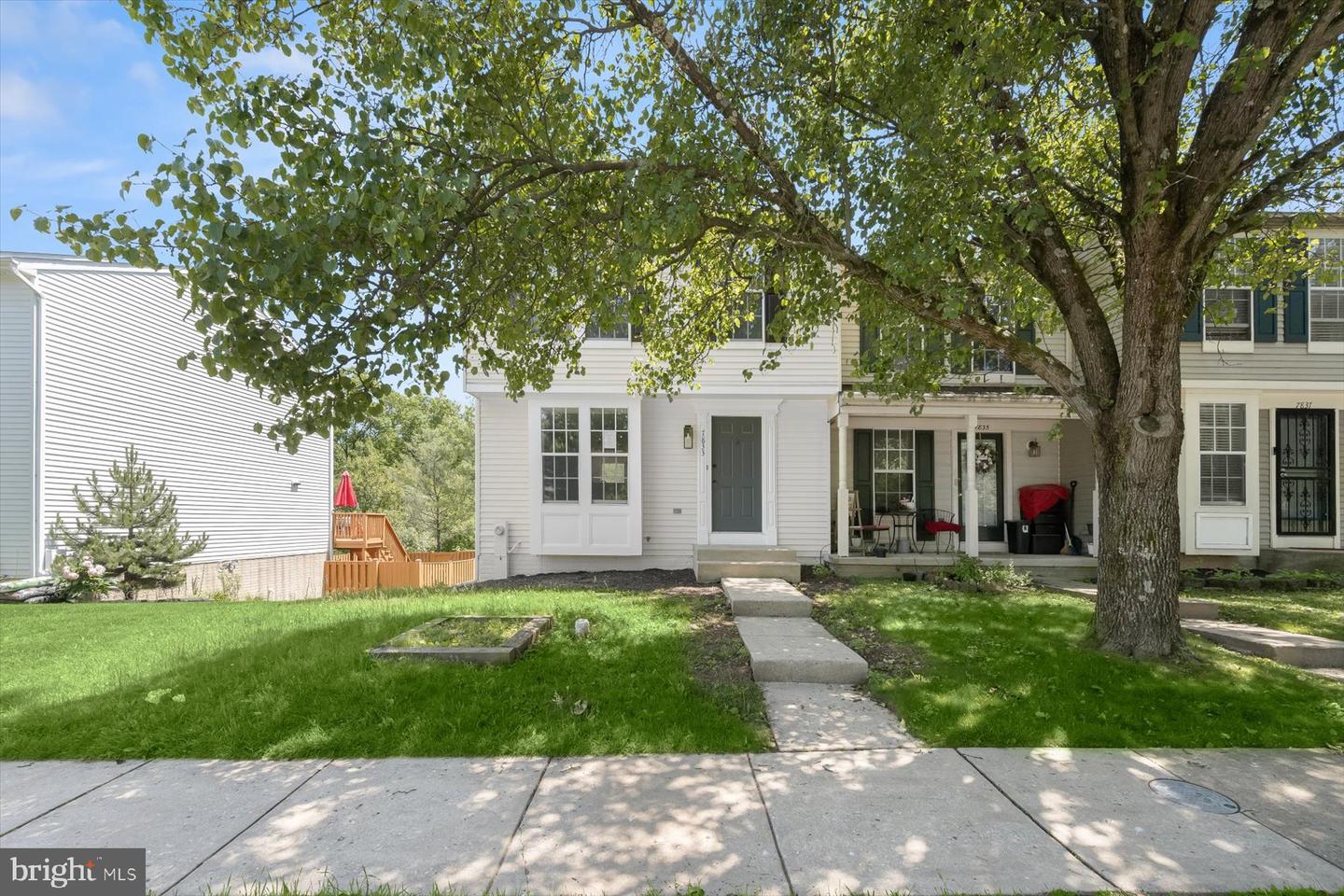 7833 Paddock Way