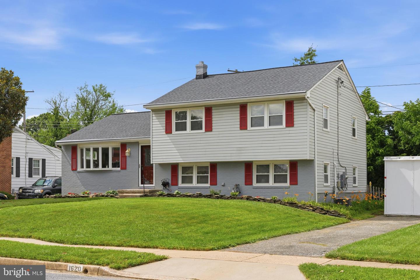 1620 Alston