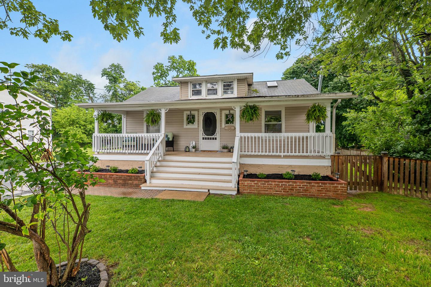 33 Bond Avenue