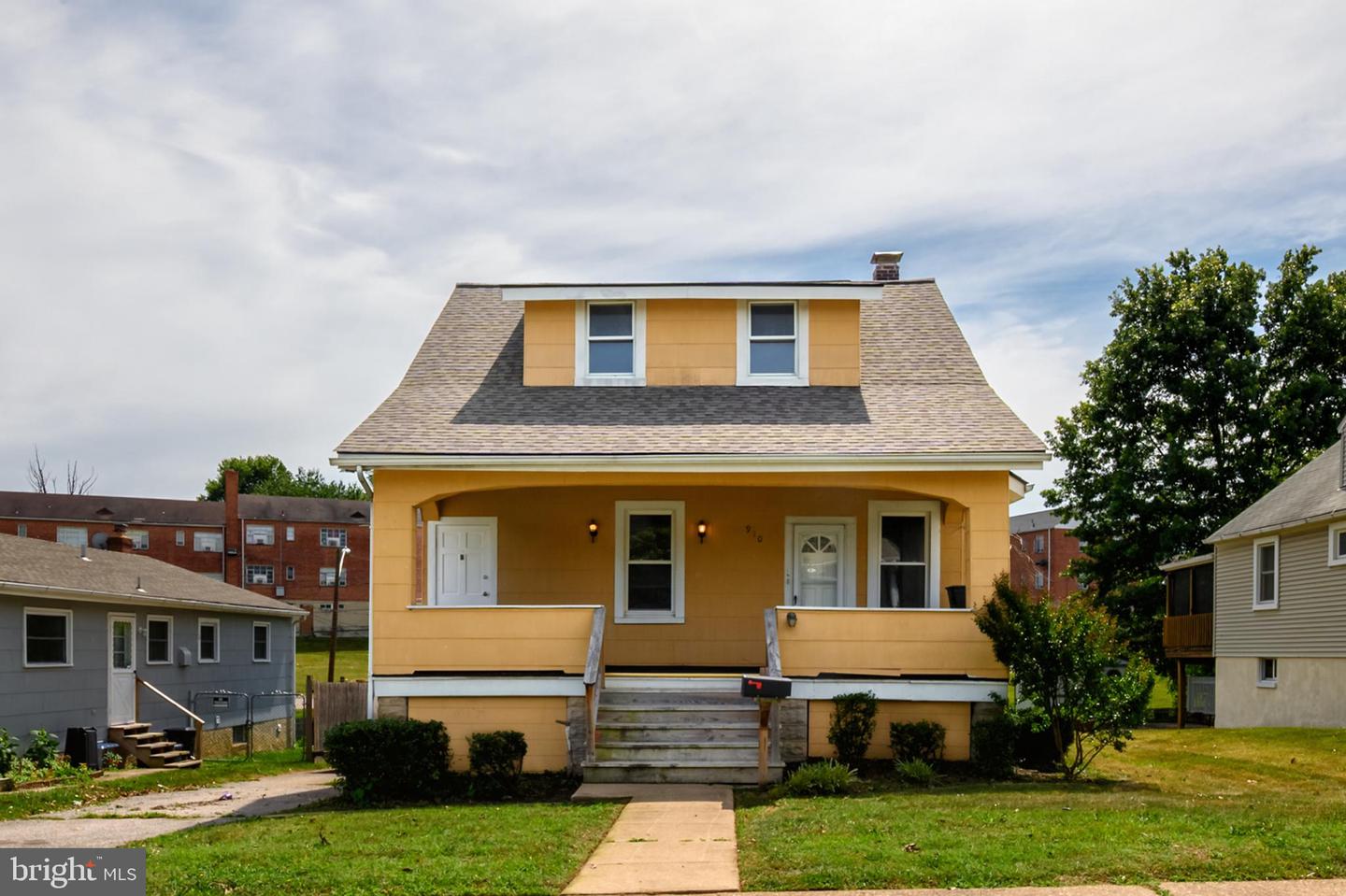 910 Saint Charles Avenue