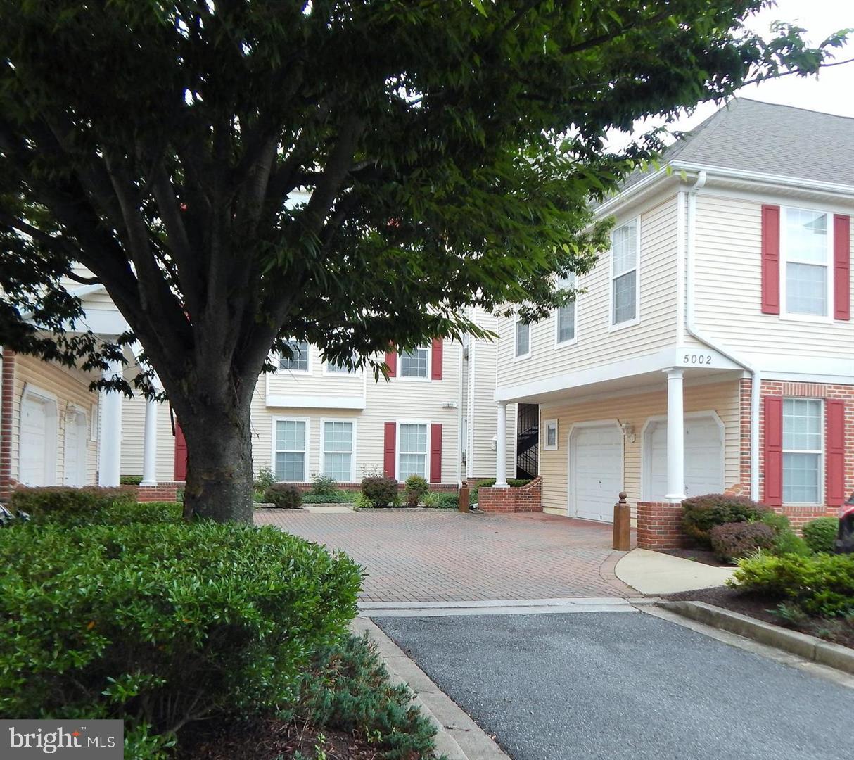 5002 Hollington Drive #204